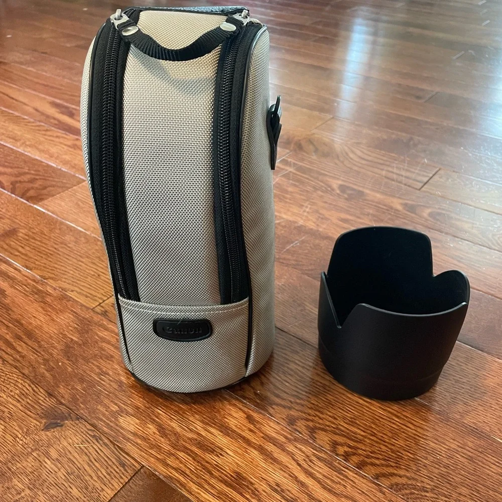 Canon EF 70-200 2.8 lll with lens hood and Canon case